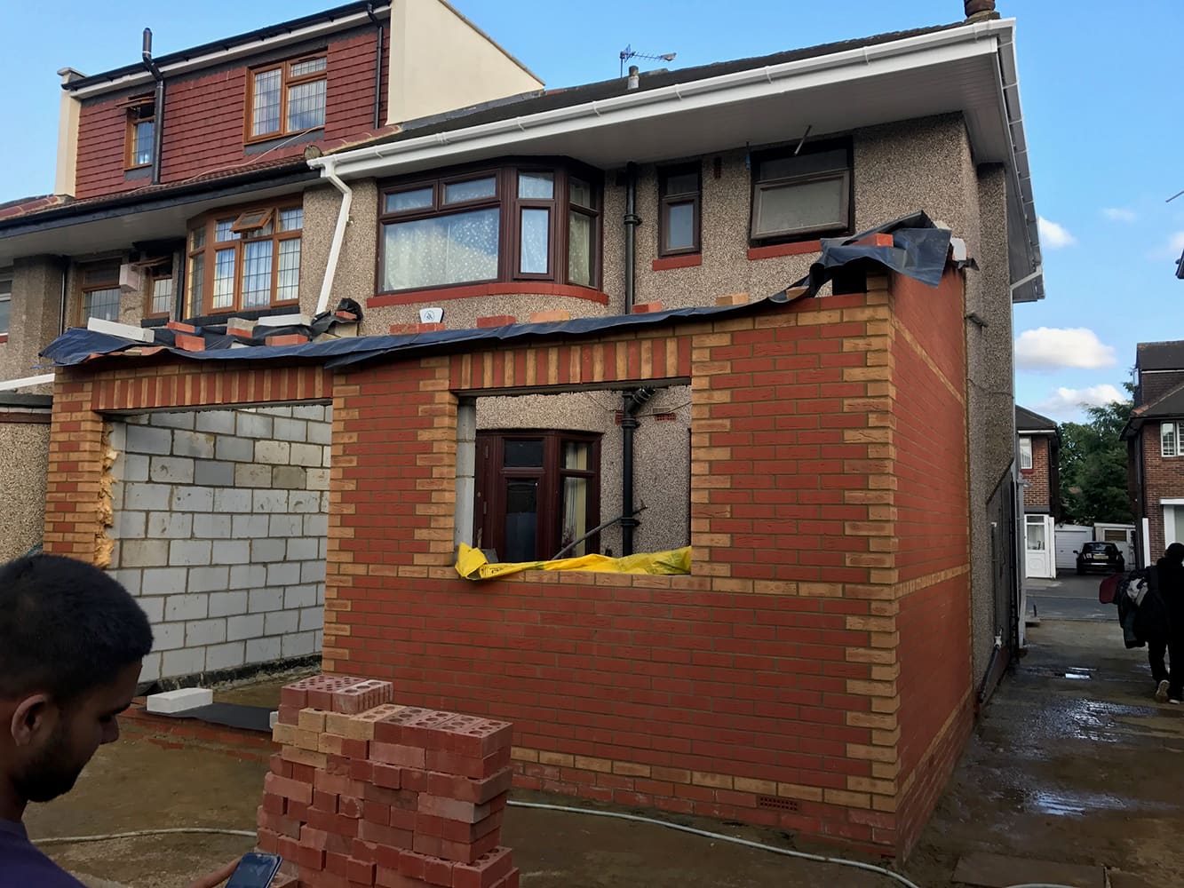 New extension corner in blockwork and facing brick