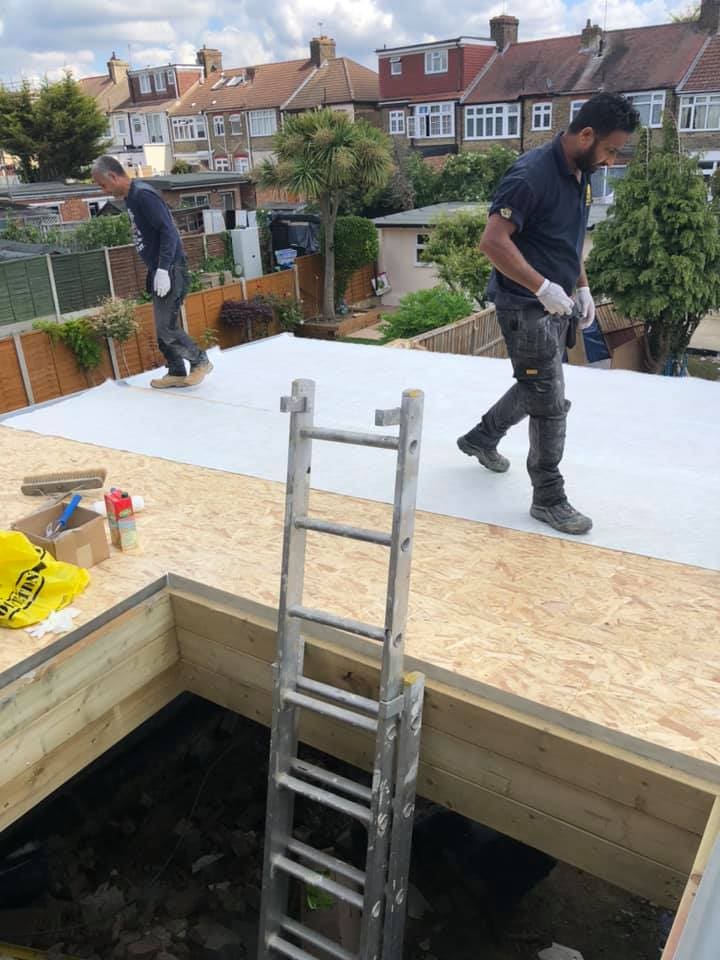Operative fixing OSB deck over insulation on the new flat roof